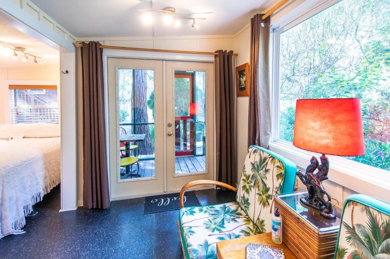 Hibiscus Coffee & Guesthouse Грейтон-Бич Экстерьер фото